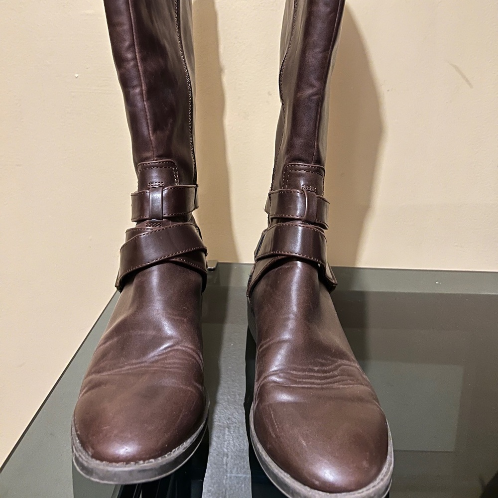 Double straps Brown boots with size buckle